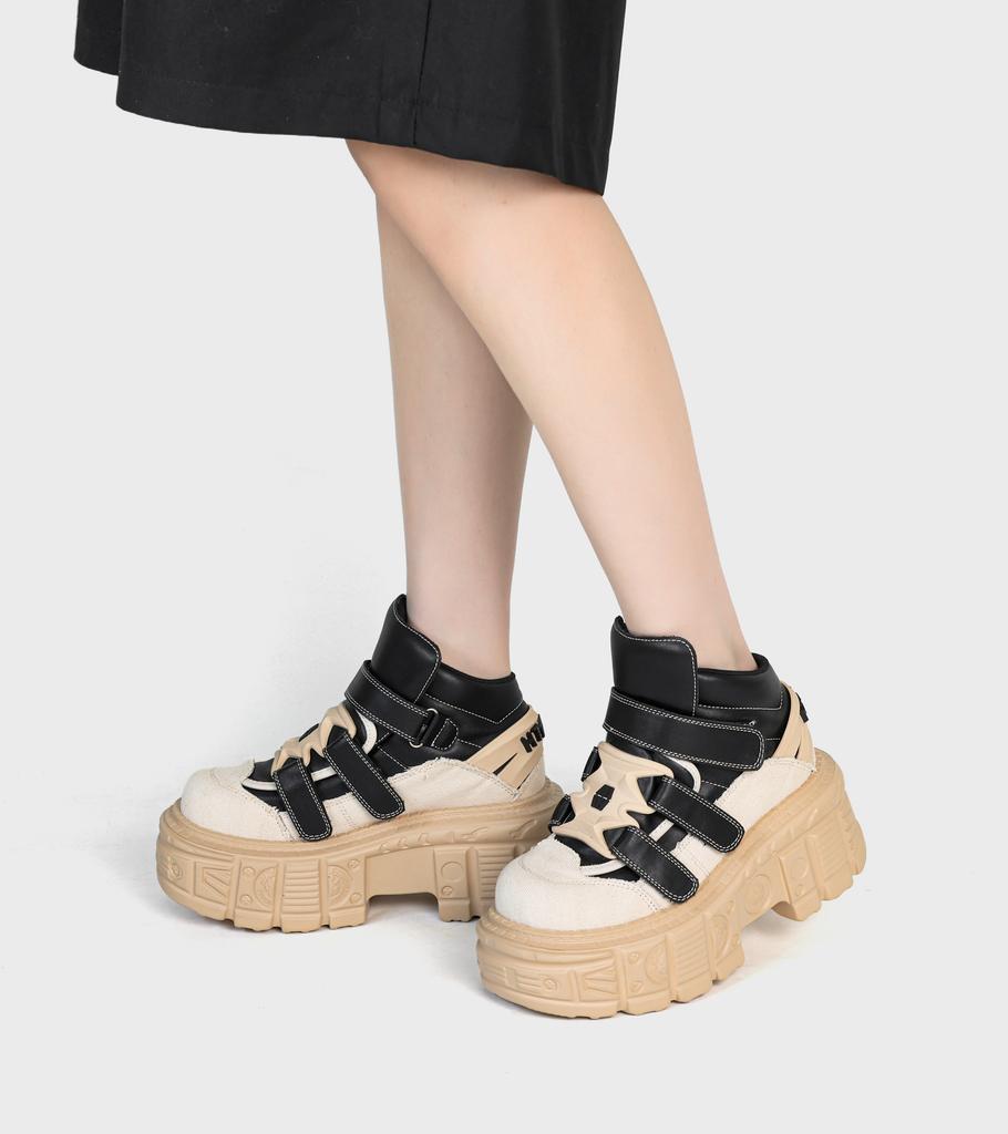 Готические ботильоны на шнуровке Новая панк-стиль женская обувь Высота каблука 6 см Обувь на платформе Женские кроссовки с металлическим декором