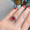 Модное женское кольцо с микронабором из красного драгоценного сапфира