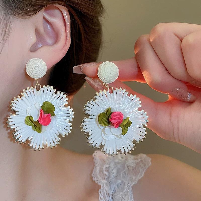 Fashion Niche Exaggerated Round Flower Earrings European American Exquisite Personalized Women Jewelry
