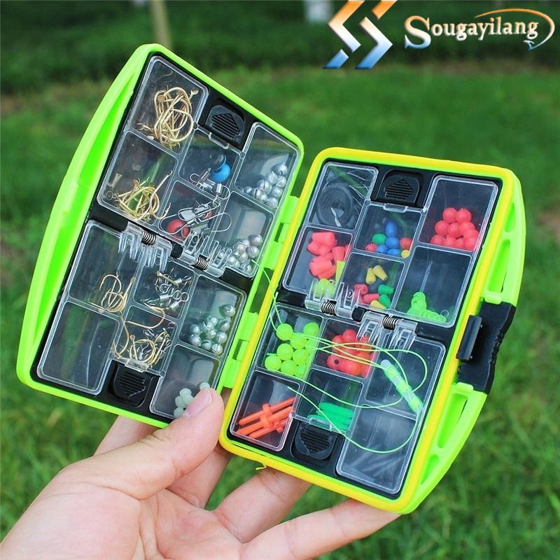 Набор рыболовных снастей и инструментов в коробке