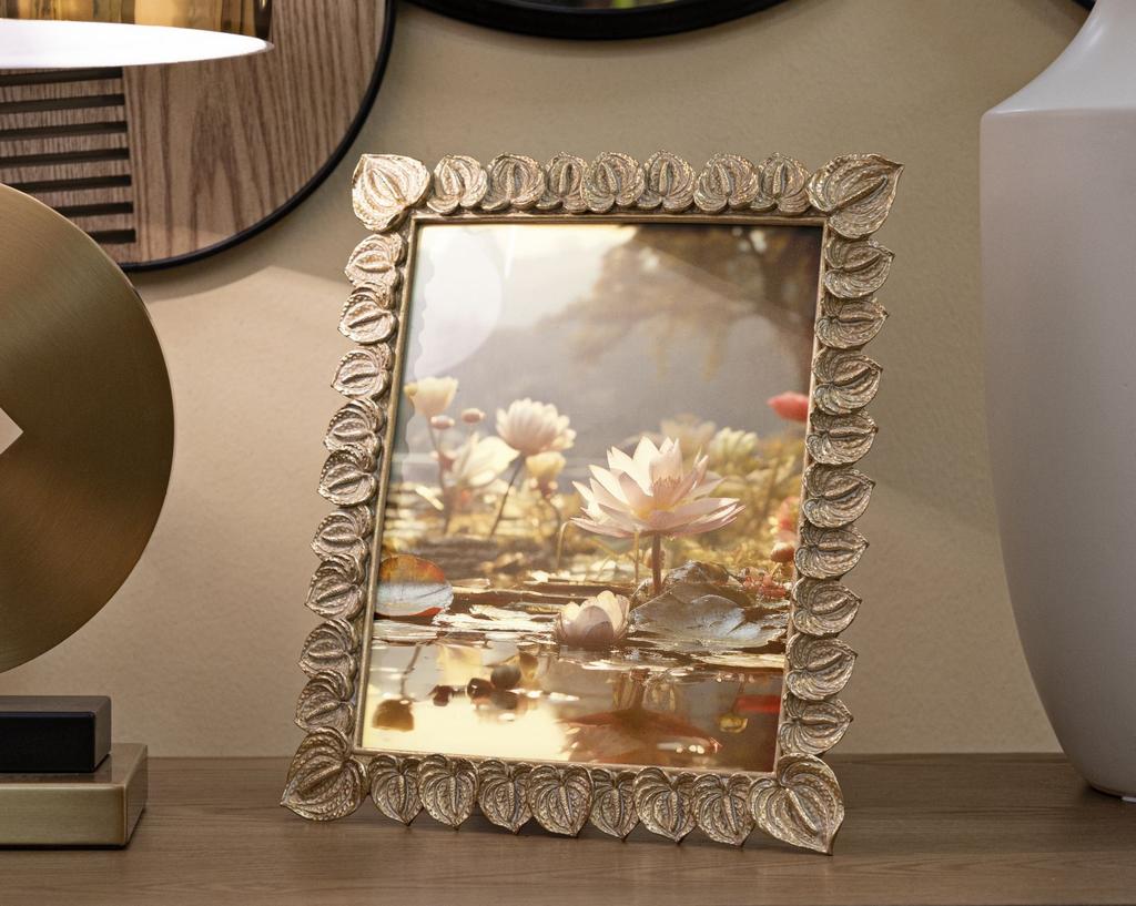 Фоторамка Антуриум См 26Х2Х31 (Размер внутреннего фото см 20X25)