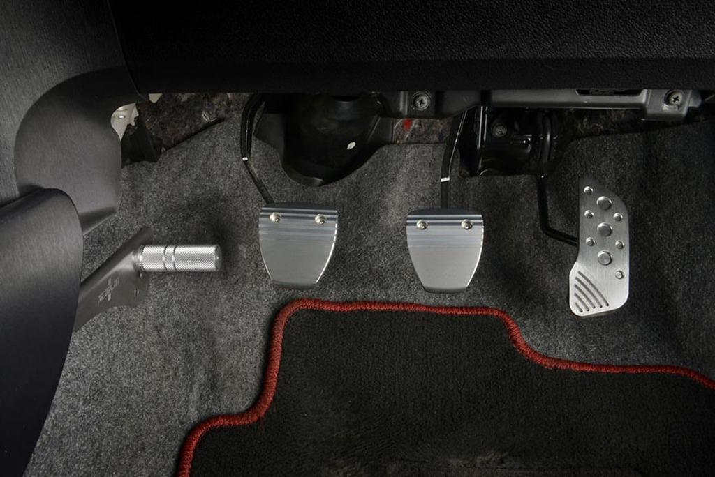 NEOPLOT Педаль Накладка Педаль тормоза NEO NP70320 Педаль тормоза, которая следует движению во время работы автомобиля AT автомобиля TOYOT MT 70 серии Silver Hiace,