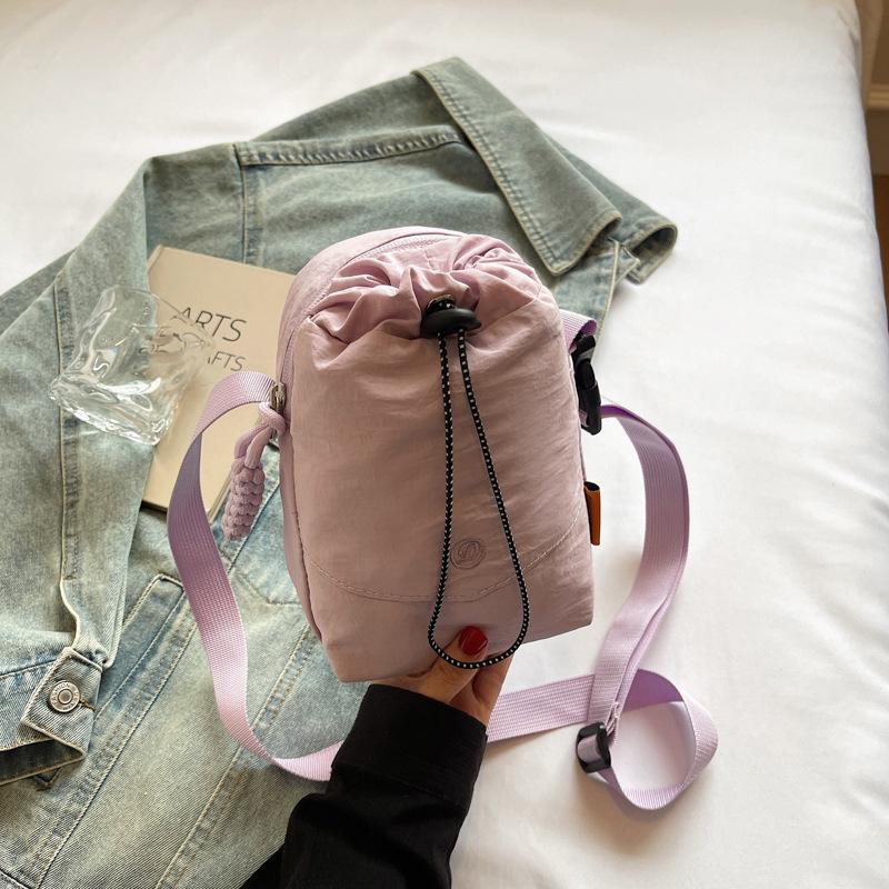 Niche Design Casual Simple Texture Fashion Trend Bucket Bag 2025 Summer Personalized Women's Shoulder Messenger Bag