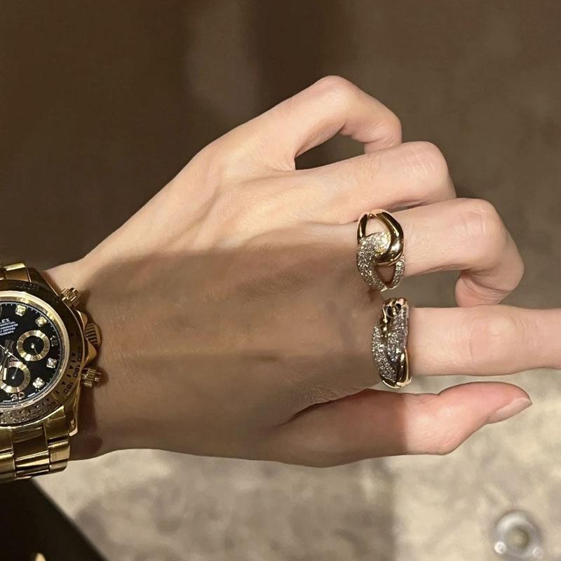 Classic Luxury High Quality Micro Set Crystal Twists Trend Glossy Rings for Women Fashion Couple Style Glossy Ring Jewelry