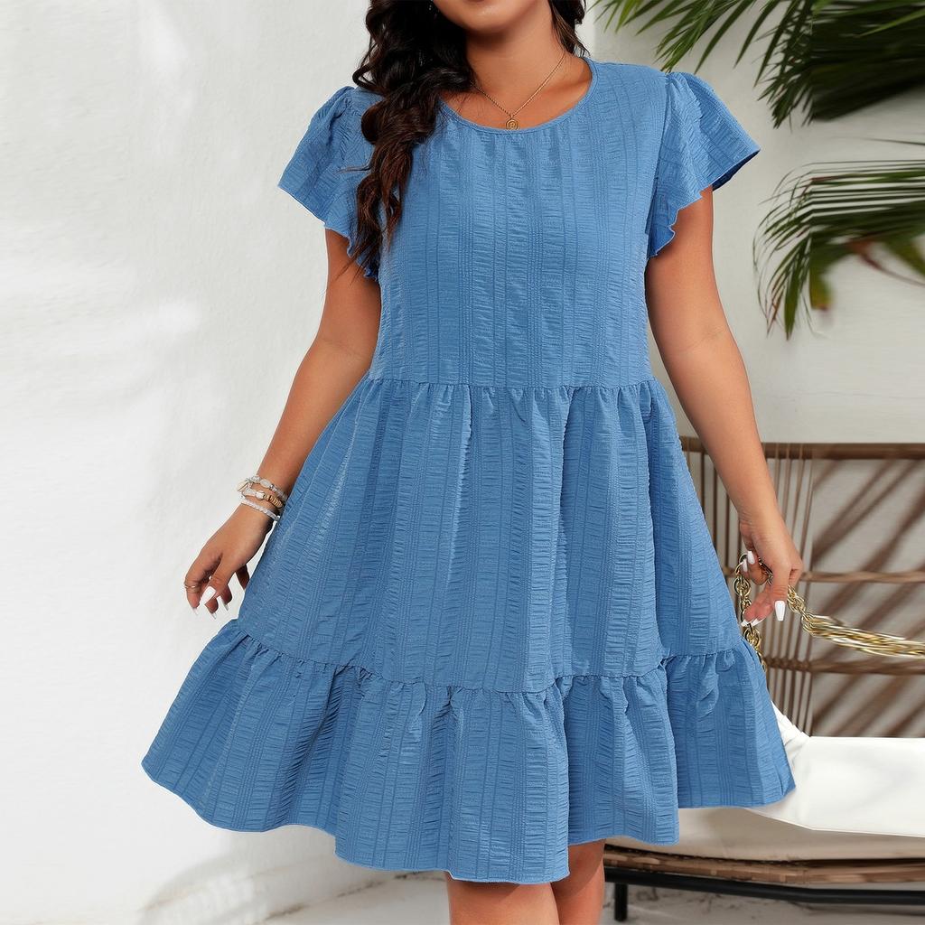 Женское большое однотонное платье с круглым вырезом и рюшами в праздничном стиле для отдыха