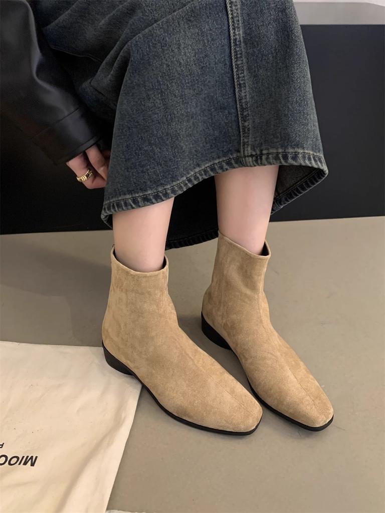 Retro Foreign Style Small Short Boots Women's 2025 Autumn and Winter Single Boots Thick Heel Thin Boots French Suede Small Ankle Boots