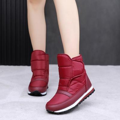 Зимние ботинки для женщин, новые хлопковые ботинки, короткие ботинки на плоской подошве, водонепроницаемые, нескользящие и толстые бархатные туфли для мам, теплая обувь