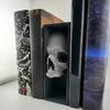 Yousheng Halloween Skull Bookend Bookshelves Decoration Spooky Gothic Skull Figurine Home Office Desktop Book Stopper Ornament
