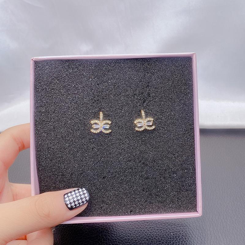 Серьги с микро-инкрустацией бриллиантами Серебряные серьги-иглы Модные, простые и компактные Новые уши