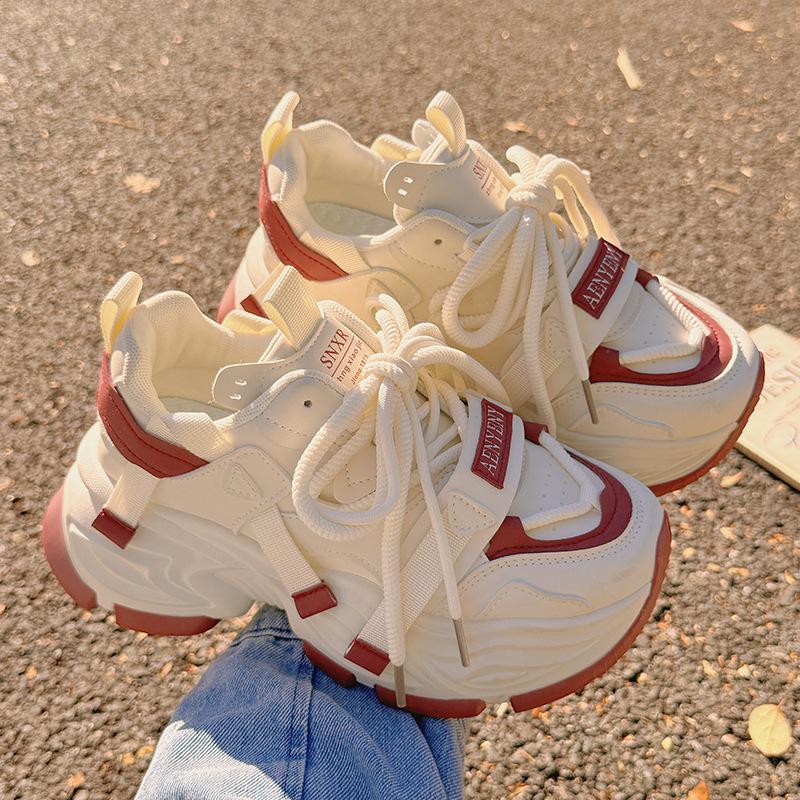 Кроссовки папы для девочки 2025 весна и лето новые дышащие сетчатые туфли с брюками широкого кроя платформа белые кроссовки
