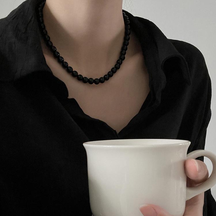 Black Pearl Choker Necklace: Stylish, Retro, Versatile, and Elegant Design for Women