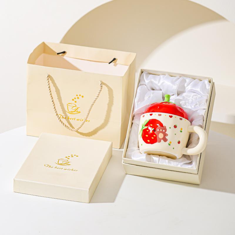 Керамическая чашка с крышкой «Клубничный медведь» для девочек, подарочная чашка для дома, кружка, высококачественная, для пары, для молока, для завтрака