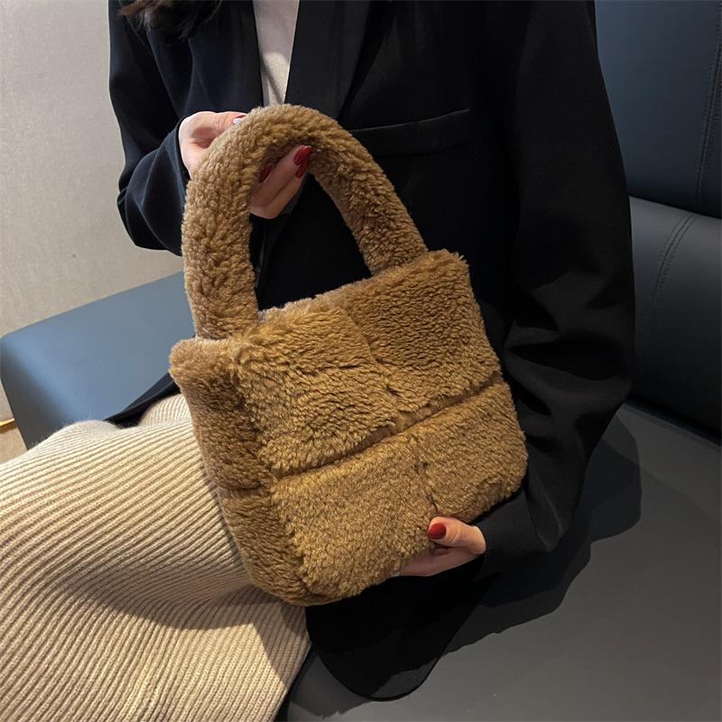 2024 зимняя женская сумка из искусственного меха, женская сумка на плечо, теплые плюшевые сумки для женщин, модный пушистый женский клатч