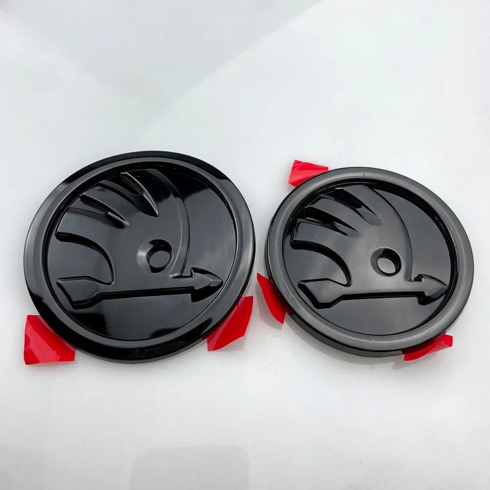 Car Sticker 2Pcs 80mm 90mm Emblem For Skoda Fabia 1 2 Octavia a7 RS Superb Rapid Yeti Karoq Vision Car Head Front Rear Boot Tail