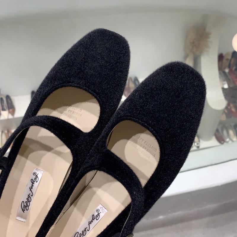 French Retro Red Mary Jane Shoes Women's 2025 New Autumn Temperament Square Head Ballet Flat Bottom Shallow Mouth Single Shoes