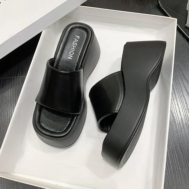 Модные женские сандалии в японском стиле, повседневные летние модные серебристые туфли на танкетке, сандалии на платформе высотой 5–8 см 2024 г.