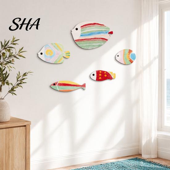 Wooden Fish Wall Art 5Pcs Decor, Rainbow Striped Tropical Ornaments with 3D Hanging Embossed Texture, Lightweight Coastal Hangings for Kids'