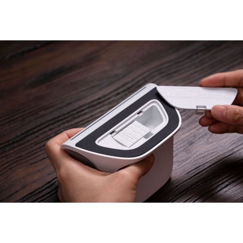 Беспроводной контроллер 8BitDo Ultimate 2.4G, Обновление джойстика с эффектом Холла, Игровой контроллер с зарядной док-станцией для ПК, Android, Steam Deck и Apple (белый)