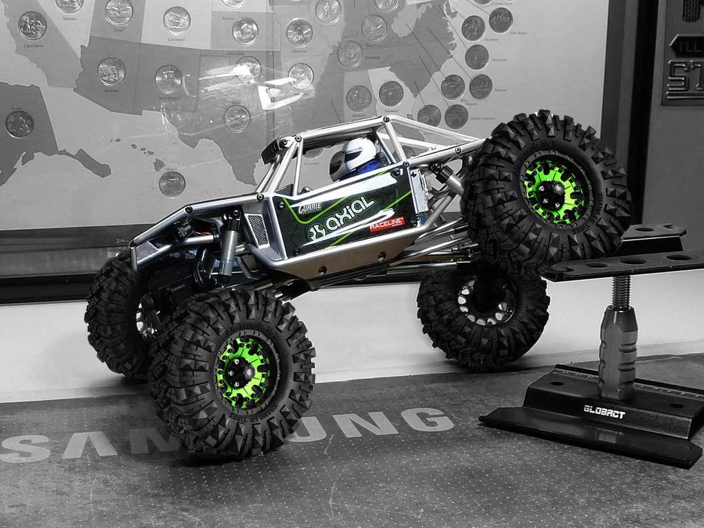 RS Red Spider 1/10 Universal Crawler with 1.9" Diamond Tires & Furious Rims in Red, Green, Gold