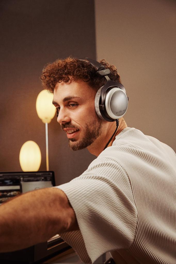 Beyerdynamic наушники накладные профессиональные DT 880 PRO полуоткрытые