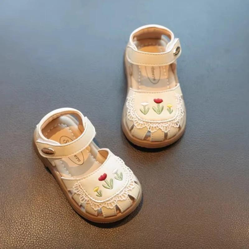 Модные летние детские туфли с вышивкой в виде сладких цветов для малышей, милые детские дышащие нескользящие детские сандалии Baotou, обувь принцессы