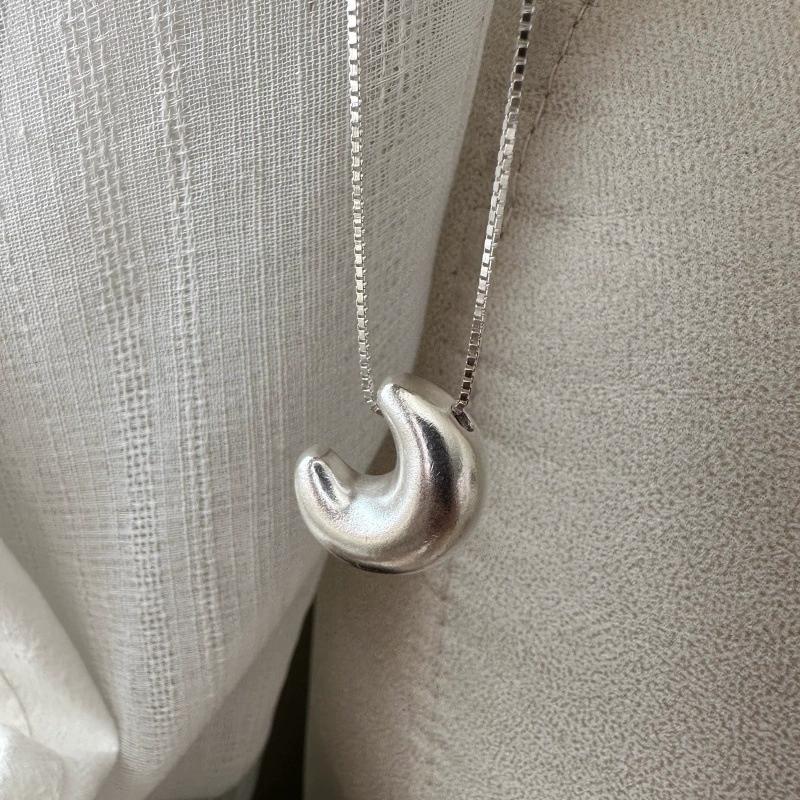 FY-44TL14 S925 Silver Korean Version Niche Design Hollow Moon Necklace Vintage Minimalist Matte Sweater Chain