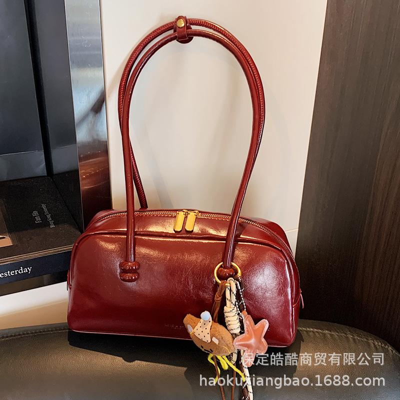 Ретро сумка женская большой вместимости 2025 новая осень и зима универсальная повседневная на плечо подмышку сумка текстурированная дорожная сумка-подушка