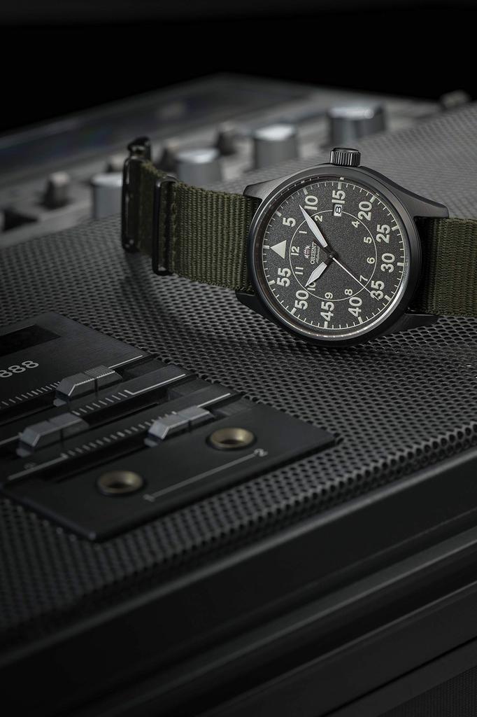 ORIENT Автоматические часы Flight Mechanical Automatic Внутренний производитель Гарантия Темно-серый [ORIENT] RN-AC0H02N Мужские