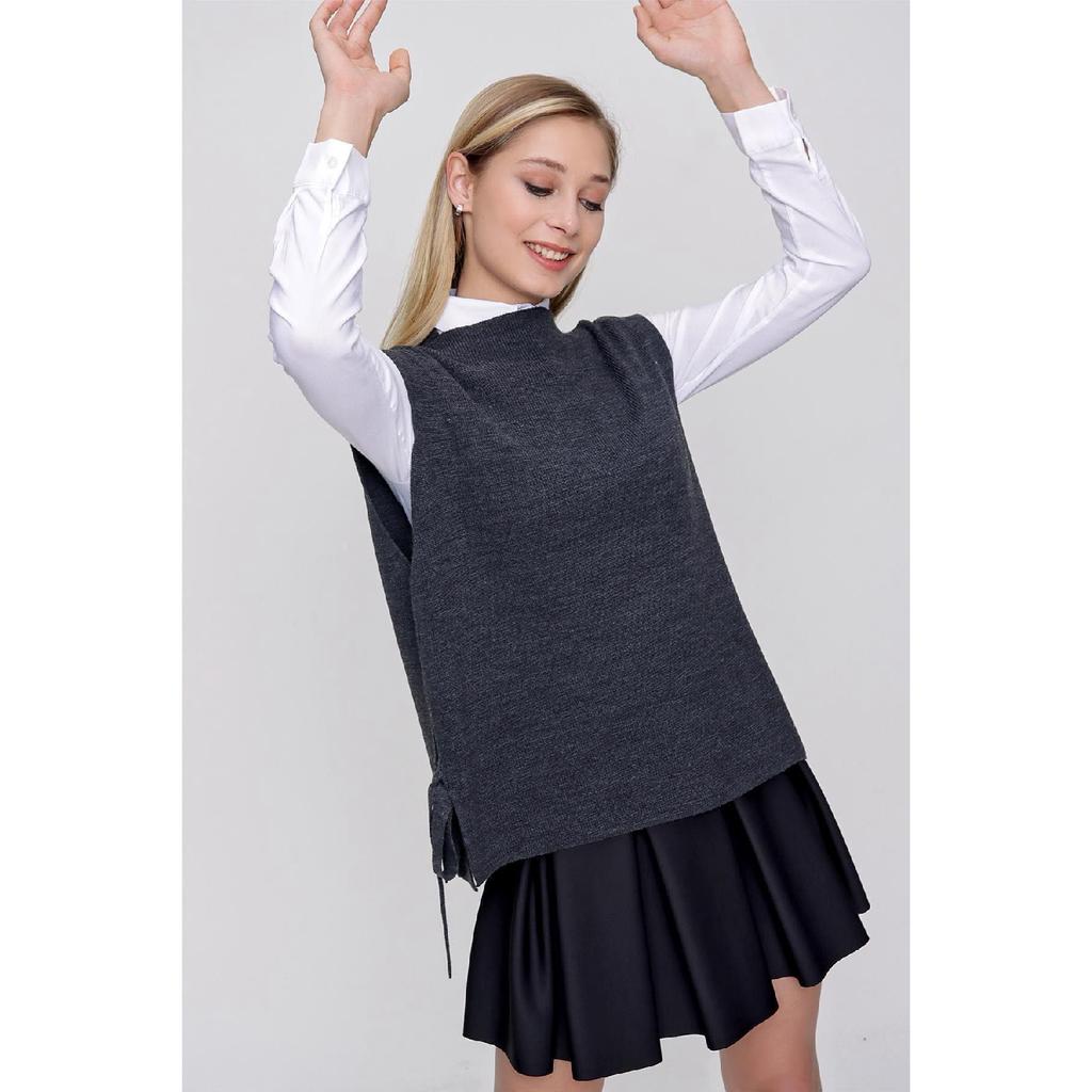 Женский трикотажный свитер с завязками сбоку красный 22wk252