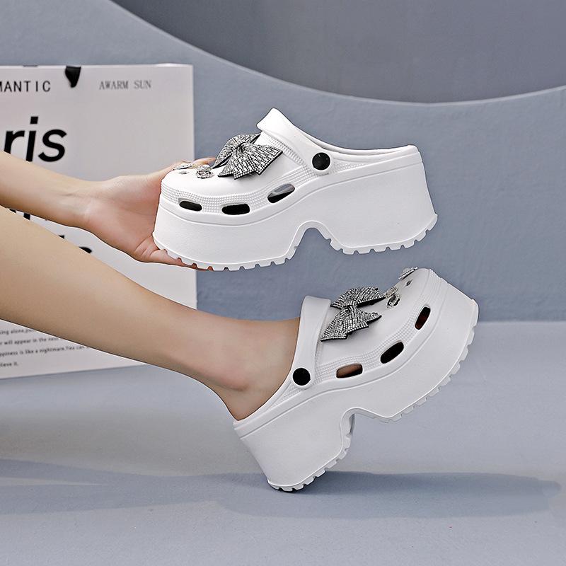Обувь с дырочками женская летняя верхняя одежда на толстой подошве 2024 новая пляжная нескользящая сумка сандалии для увеличения роста женские 1