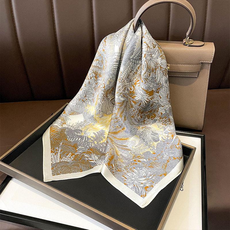 New ink and wash ancient town mulberry silk silk scarf women's silk scarf Hangzhou silk 71 square scarf for mothers and elders