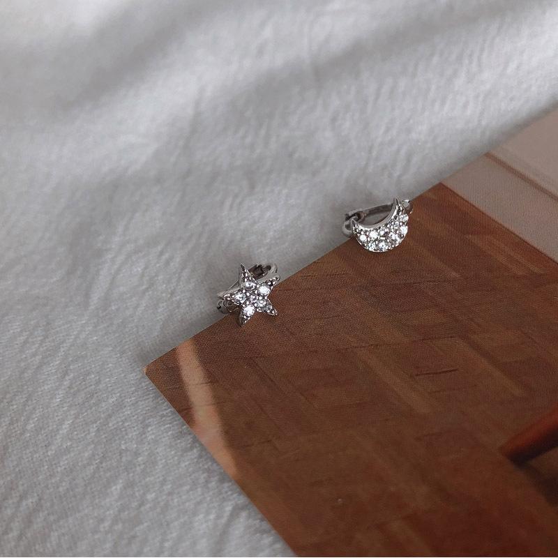 Блестящие серьги-клипсы с бриллиантами, звездами и луной, простые, с трансграничной индивидуальностью, асимметричные мужские серьги, маленькие серьги-пусеты с бриллиантами в виде луны и звезд