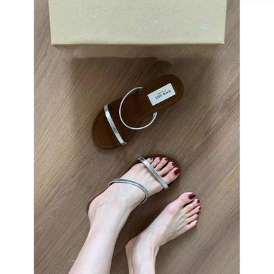 Крутые шлепанцы на танкетке, уличная обувь, женская обувь, нишевый дизайн, тонкий ремешок, толстая подошва, сандалии на платформе, новинка лета 2025