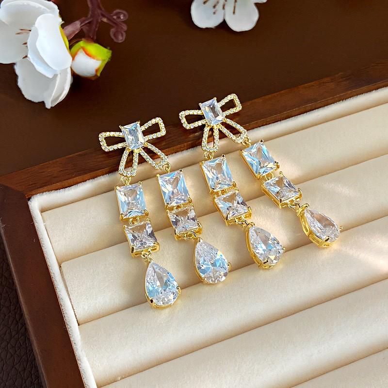 Элегантные треугольные серьги-кисточки с цирконами и пайетками — роскошные ювелирные украшения для женщин