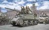 Вторая мировая война США Танк M4A1 Шерман Пластиковая модель kit IT6568 PLATZ/Italeri 1/35 (10 фигурок) (танк)