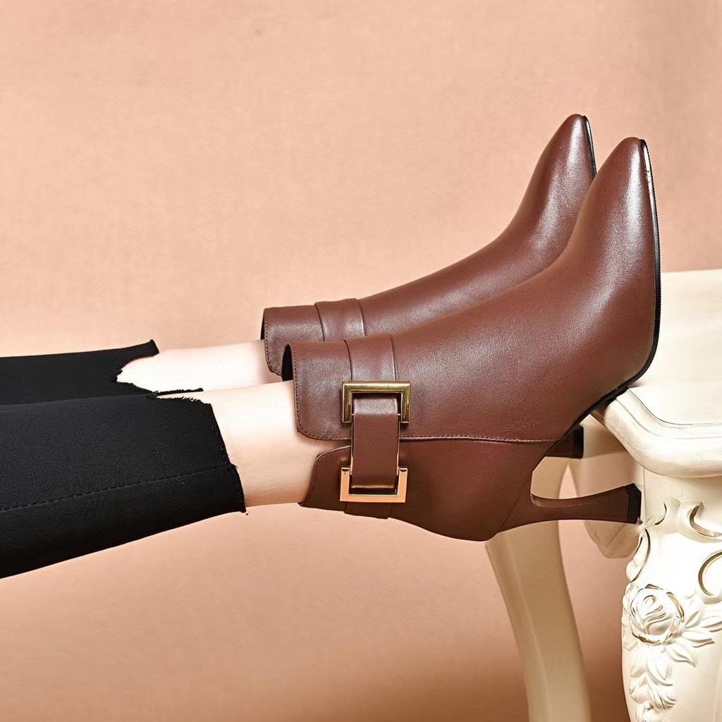 Модные ботильоны на тонком каблуке с острым носком женские 2025 осень и зима европейский и американский стиль персонализированная пряжка ремня ботильоны на высоком каблуке первый слой коровьей кожи