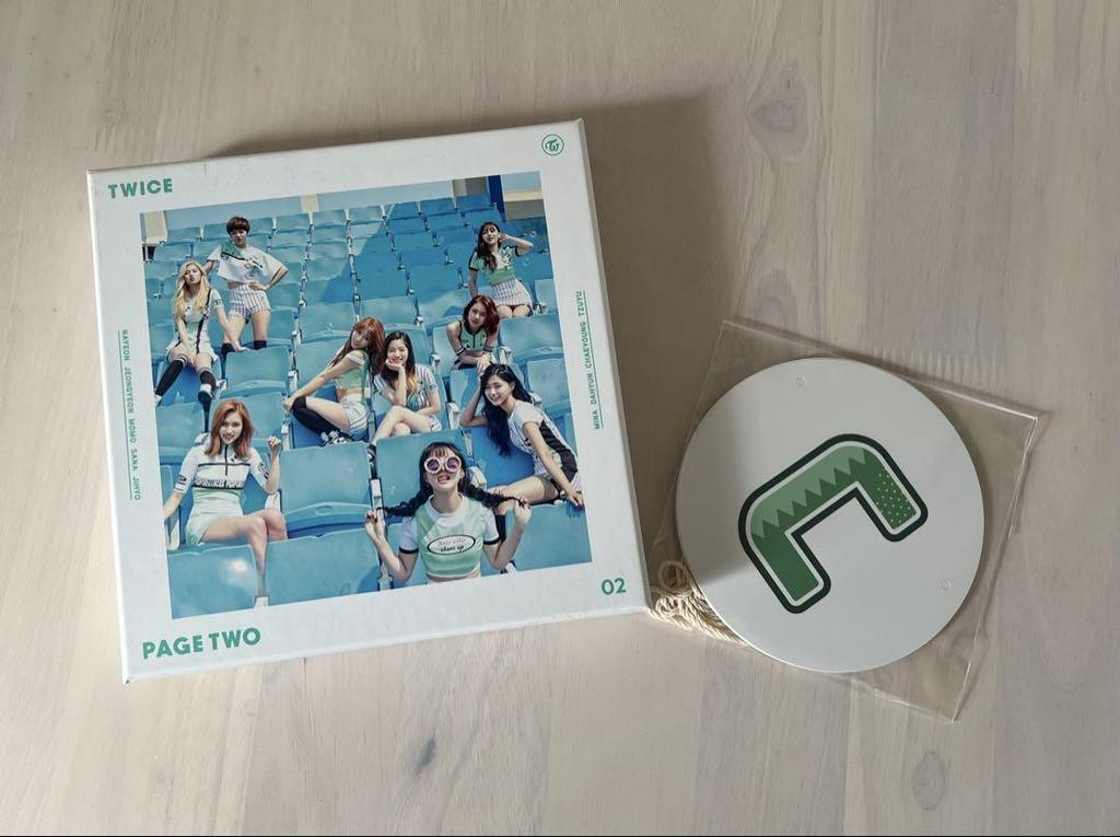 [USED] TWICE Album Set