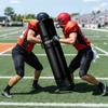 VEVOR Football Tackling Dummy, 47.2 in High-Density Sponge Blocking Pad Equipment for Practice, Heavy Duty Tackle Dummies with Handles