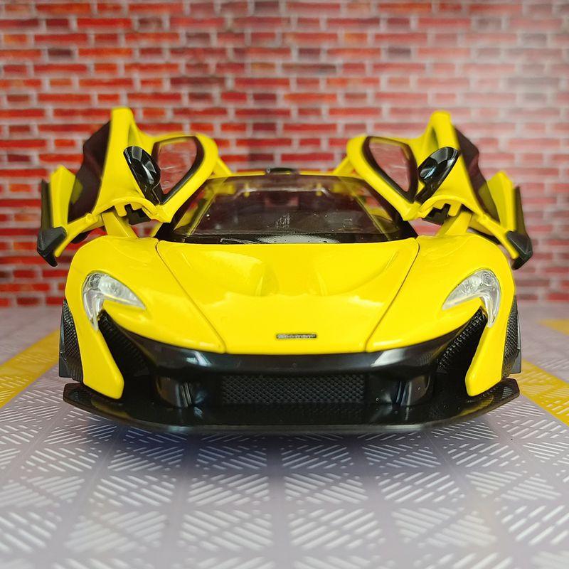 1/24 Симуляция McLaren P1 Металлическая модель автомобиля Двери и капот открываются Имеет звуковые и световые функции Богат деталями