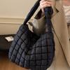 Korean Version of Cloud Pleated Bag Women's 2025 Autumn and Winter New Fashionable Large-capacity Bubble Cloud Bag Casual Shoulder Bag