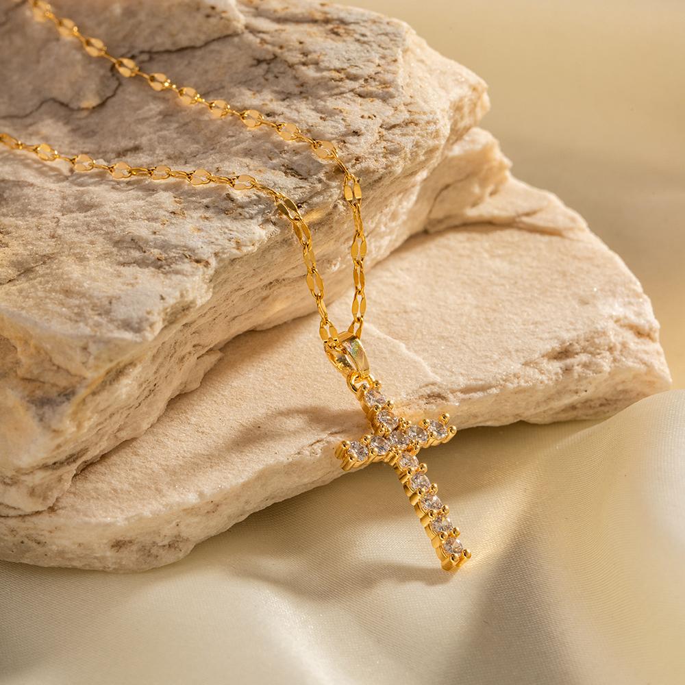 Uworld Retro 18K PVD Gold Plated Clear Crossed Zircon Necklace Cubic Zirconia Cross Pendant Necklace Collar Acero Inoxidable
