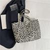 2025 новая легкая и простая наплечная сумка модная сумка-мессенджер в стиле инс трендовый леопардовый принт большая вместимость сумка-тоут женская
