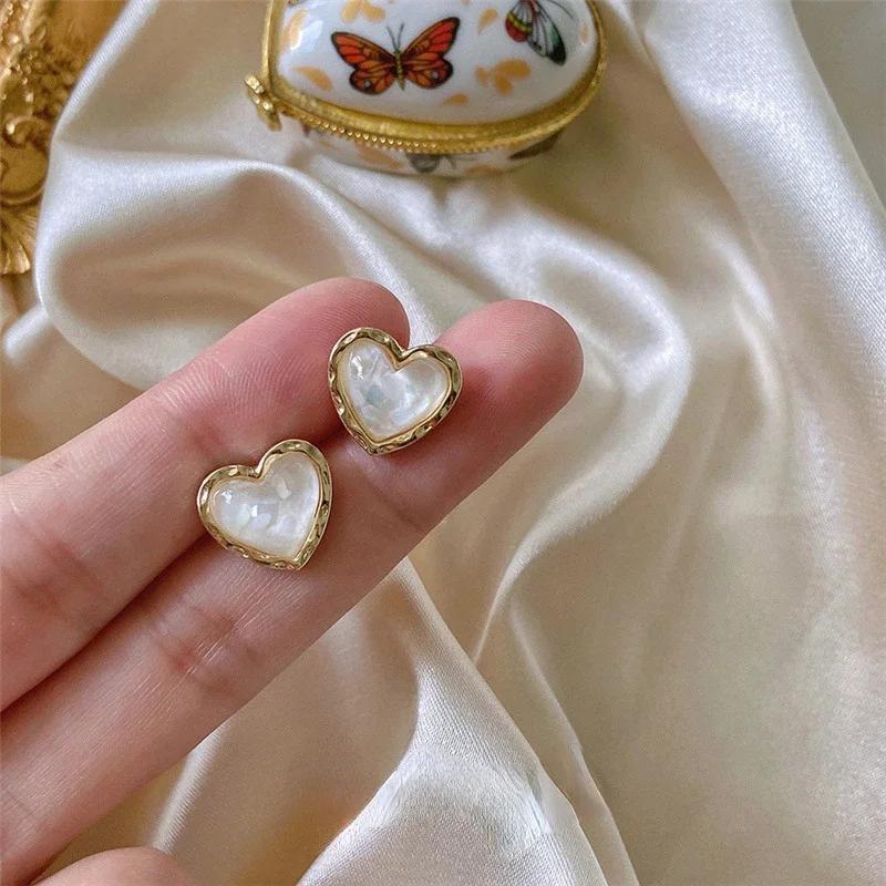 Модные винтажные серьги в форме сердца, женские классические черные, белые серьги-гвоздики, женские модные серьги, женские ювелирные изделия, подарок