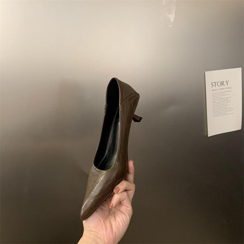 2025 новые туфли с заостренным носком и неглубоким ртом на высоком каблуке с леопардовым принтом, модные универсальные туфли для поездок на работу на низком каблуке с рисунком «котенок» и одинарные туфли