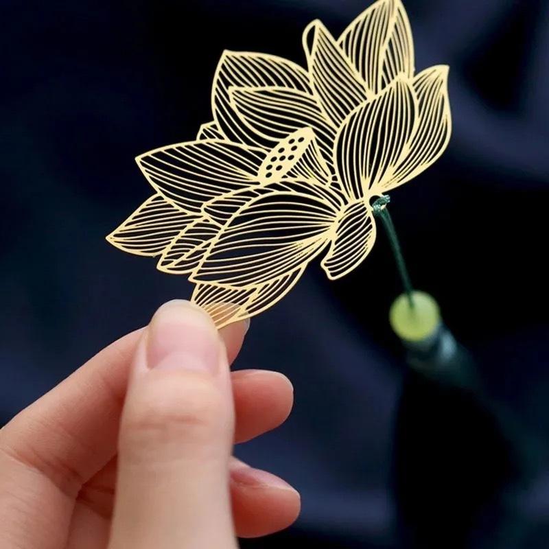 Изысканные полые металлические закладки для книг в форме листа золотого цвета с прожилками лотоса, закладки для книг с кисточками, канцелярские принадлежности для чтения для студентов