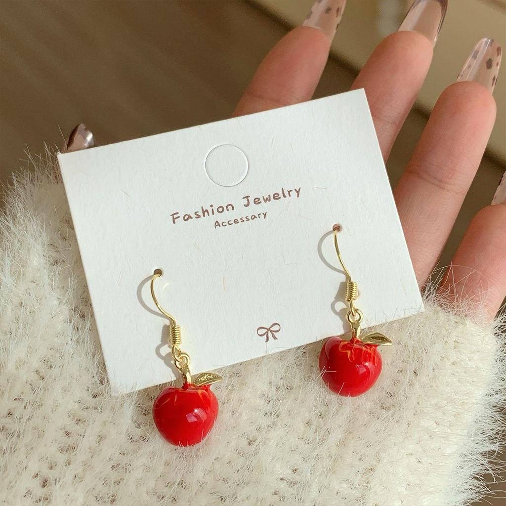 Серьги-кисточки Red Apple: Сладкий весенний дизайн для женщин