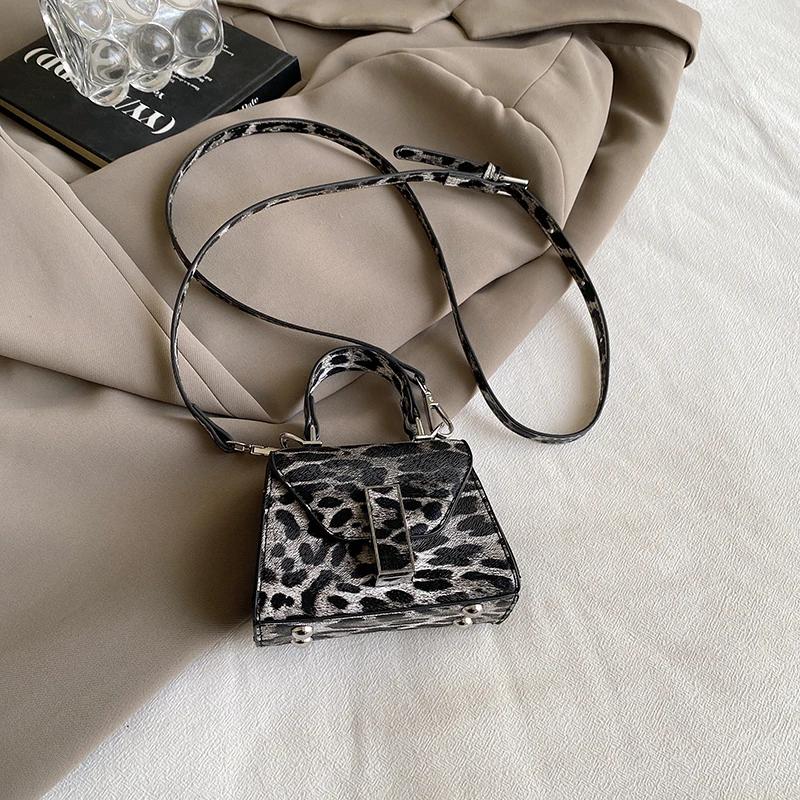 Мини-сумка квадратной формы с леопардовым принтом для женщин, маленькая дорожная сумка, дизайнерская сумка через плечо с коротким ремешком, модная