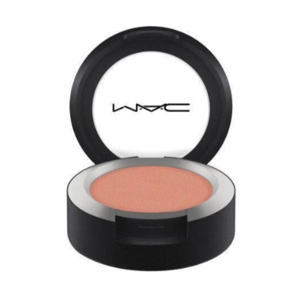 MAC Powder Kiss Eyeshadow Strike a Pose