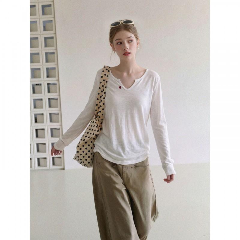 Womens White V-Neck Long Sleeve Loose T-Shirt With Heart Embroidery 2026 Lightweight Breathable Tencel Knit Top