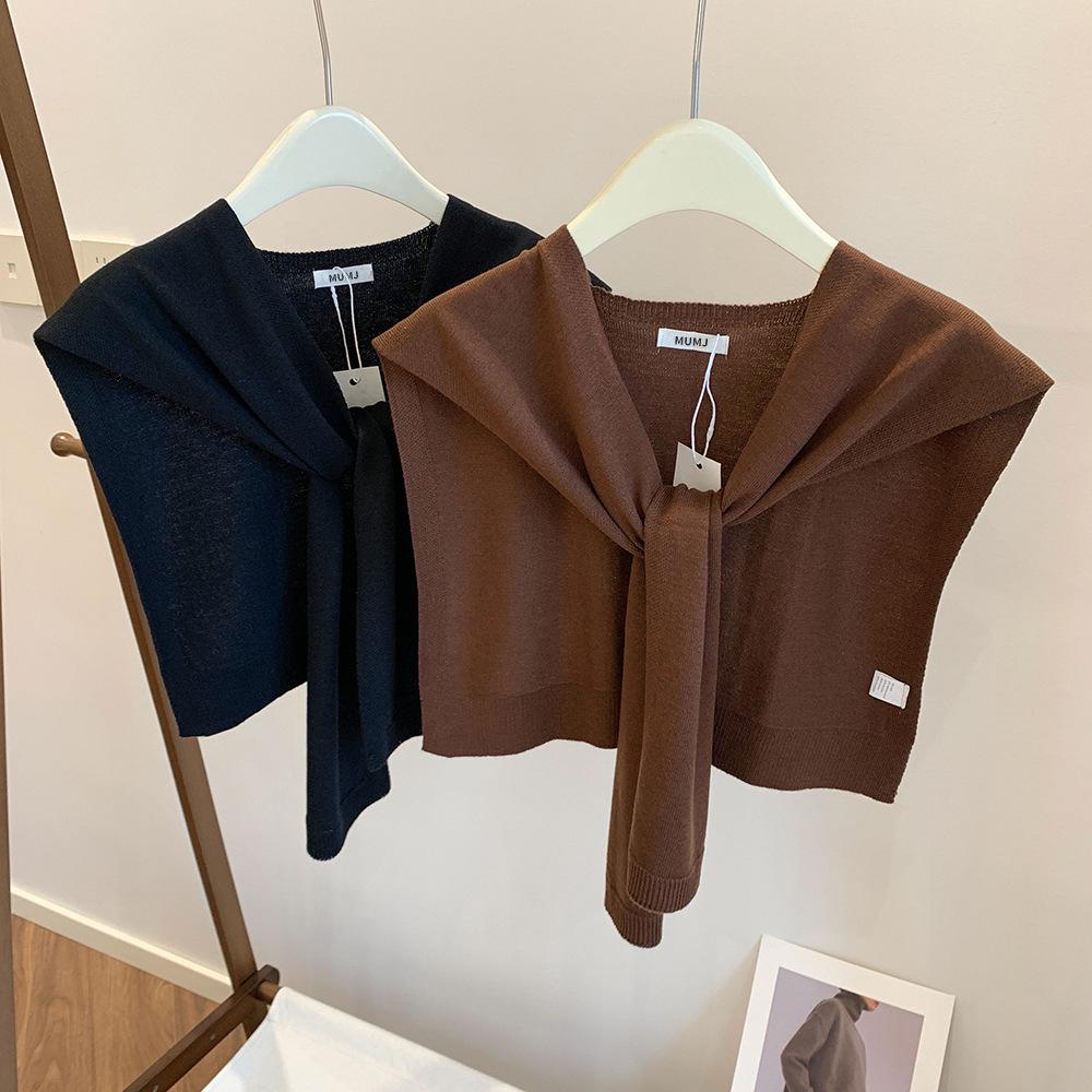 Korean-Style Cropped Wool Shawl for Women: Versatile Knit Scarf & Faux Collar Wrap